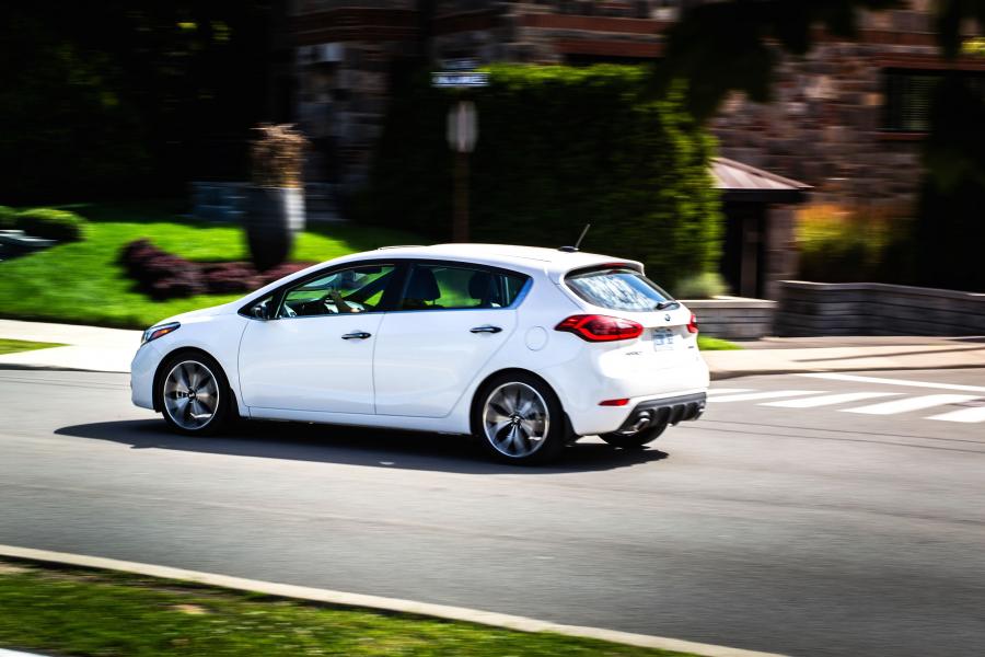  Kia Forte5 2016 года  (фото 29 из 37)